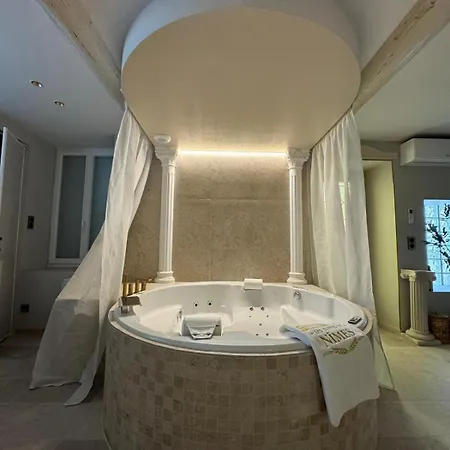 Les Thermes Romains De Appartamento Nîmes